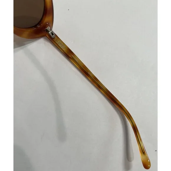 Shevoke Sylvie Sunglasses in Rust Tort display picture 3